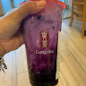 Meet your Posher, Leona